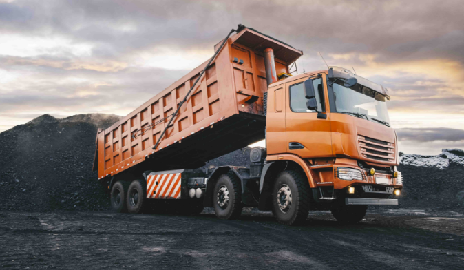 Dettaglio pistone idraulico gru