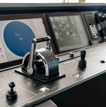 Timoneria idraulica navale